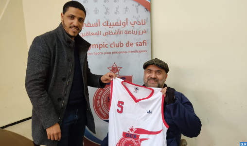 Handibasket:  Un entraîneur américain bénévole entraine l’OCS