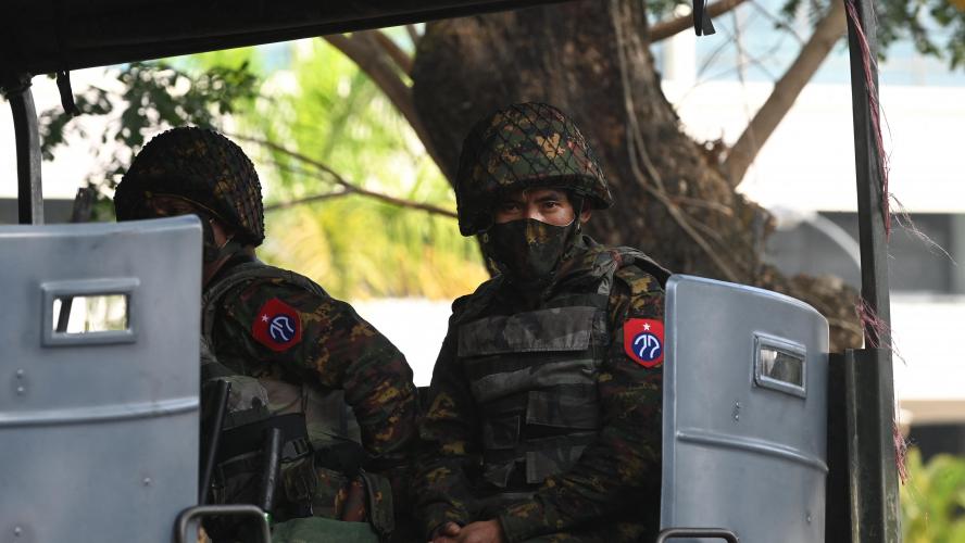 Birmanie: Facebook ferme tous les comptes liés à l'armée