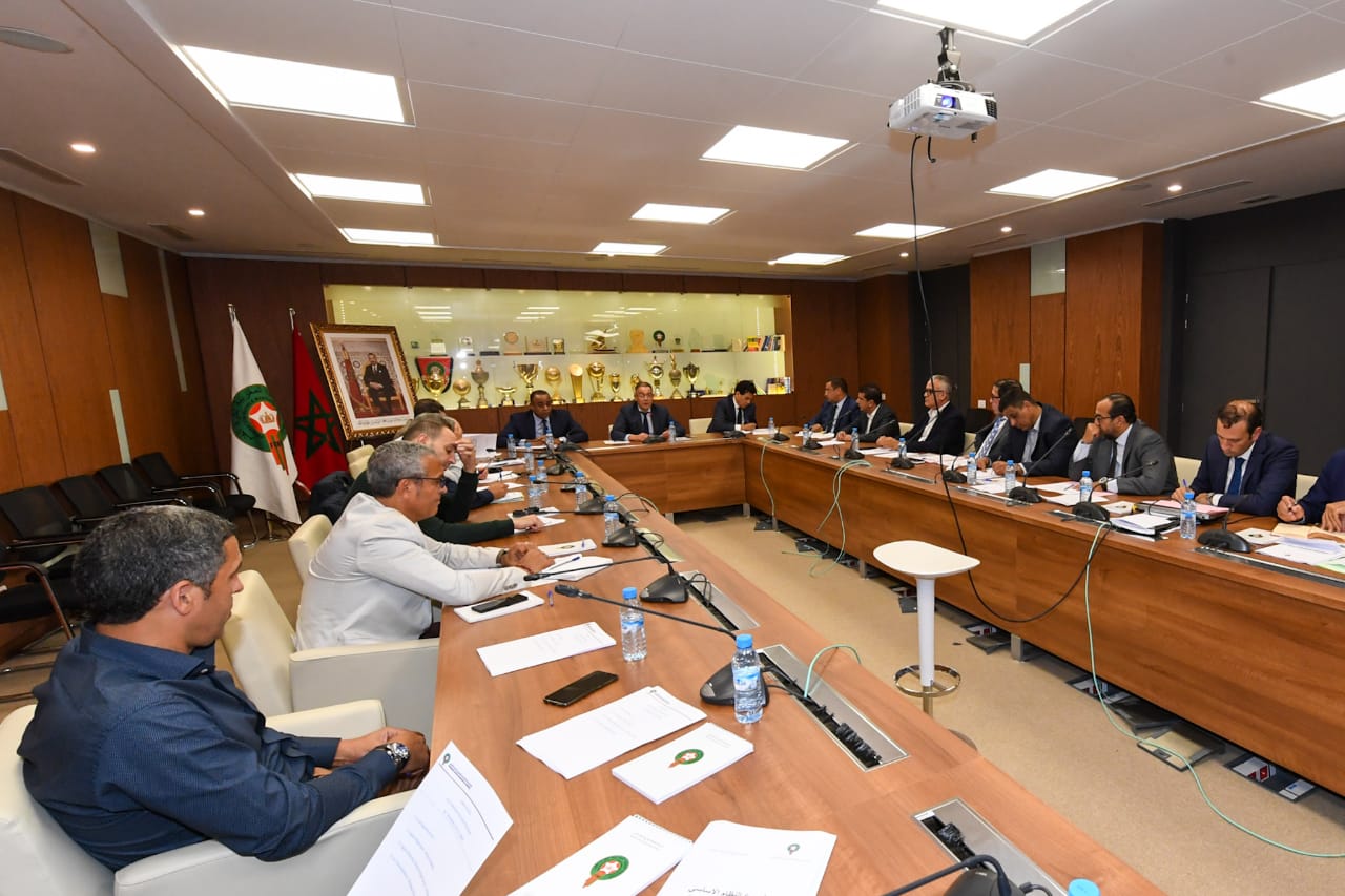 Ce dimanche, réunion nocturne du Comité Directeur de la RRMF/Objectif : Préparer l'Assemblée Générale de mercredi prochain