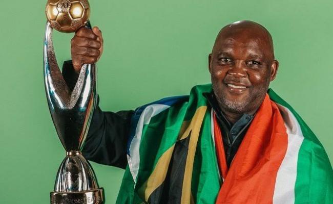 Afrique du Sud : Le gouvernement ferait pression sur Mosimane pour qu’il reprenne les Bafana Bafana !