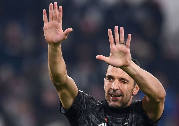 Football: Buffon va continuer sa carrière, avec un possible retour à Parme
