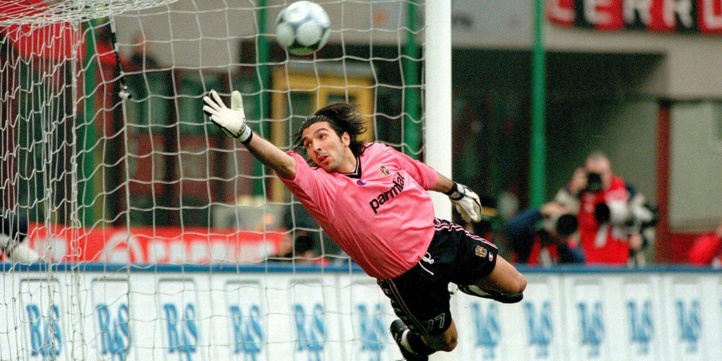 Football : Buffon de retour à Parme, le club de ses débuts