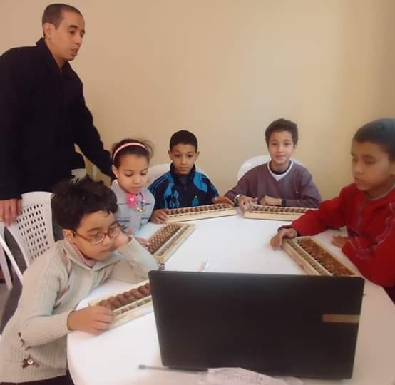 Avec neuf baccalauréats en poche, un professeur bat un record historique national