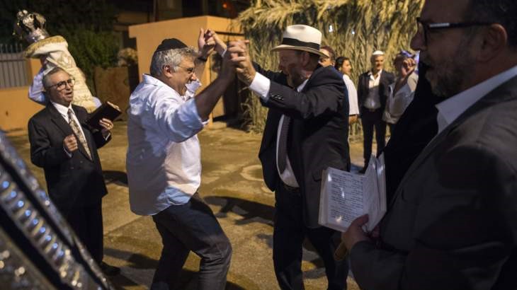 Les villes israéliennes se préparent à célébrer la Fête du Trône