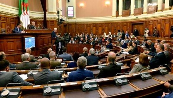 La rupture des relations avec le Maroc « auréolée » au Parlement algérien