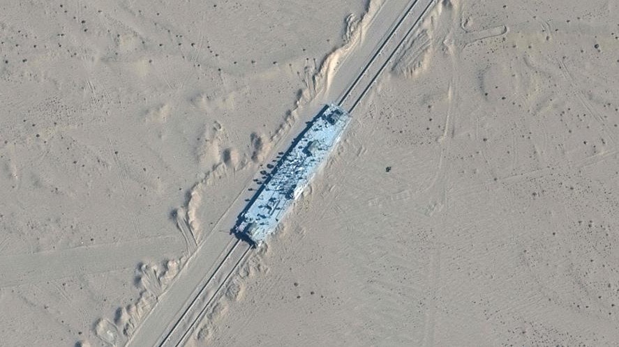 USA-Chine : Des répliques de vaisseaux de guerre US dans le désert chinois