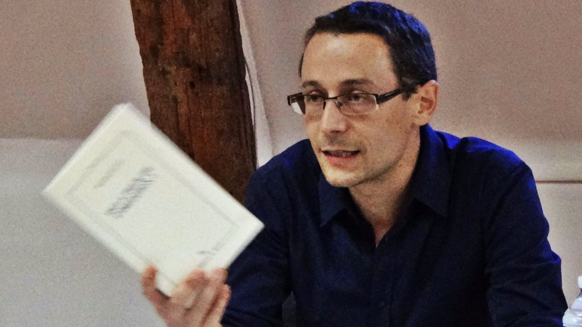 Maxime Decout : «La littérature force à regarder autrement ce que l’on tient pour des évidences»