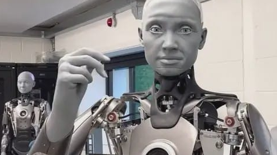 Robot Ameca : Première interaction avec un humain