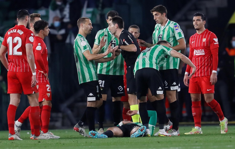 Coupe du Roi d'Espagne: Interrompu samedi, le derby sévillan va reprendre aujourd'hui