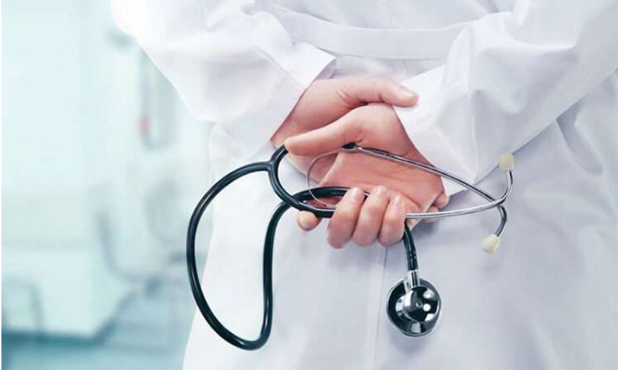 Santé : 70% des futurs médecins ont l’intention de quitter le pays