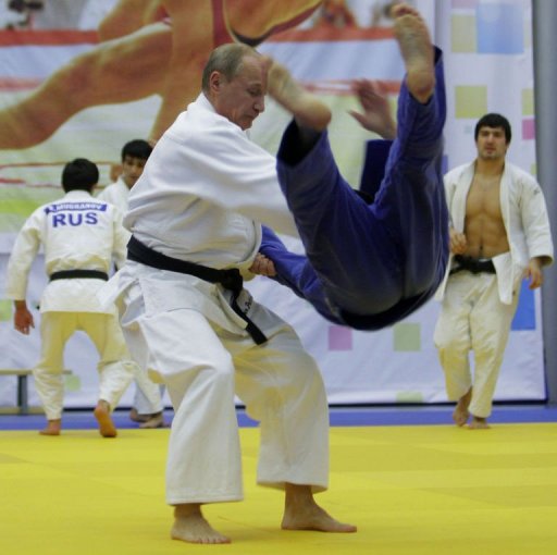 La Fédération Internationale de Judo "suspend" le statut de président honoraire de Vladimir Poutine
