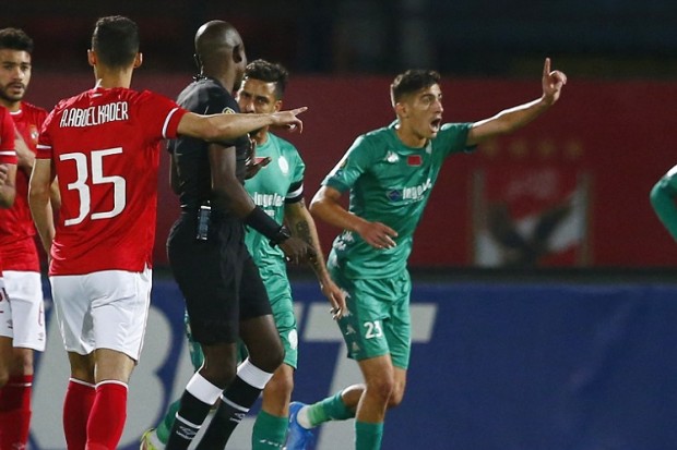 Le Raja victime de l’arbitrage face à El Ahly  : Le recours du Raja et les images de la ‘’honte’’ !