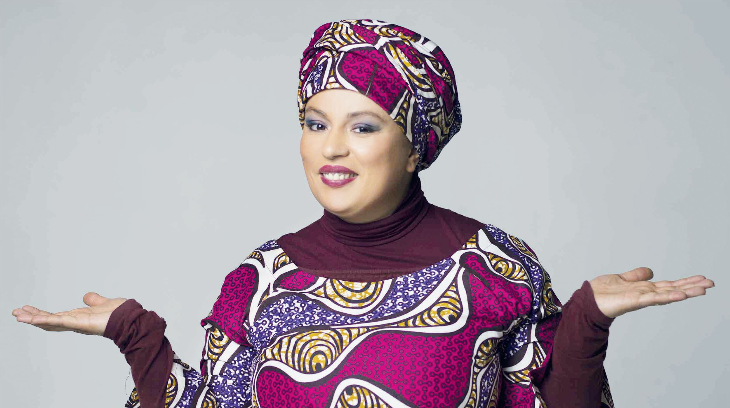 Magazine : Samia Orosemane, une farceuse qui bouffonne