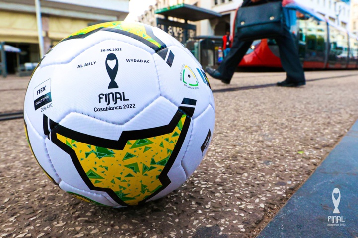 Ligue des champions : La CAF annonce par l’image l’arrivée du Trophée et du Ballon officiel de la finale à Casablanca