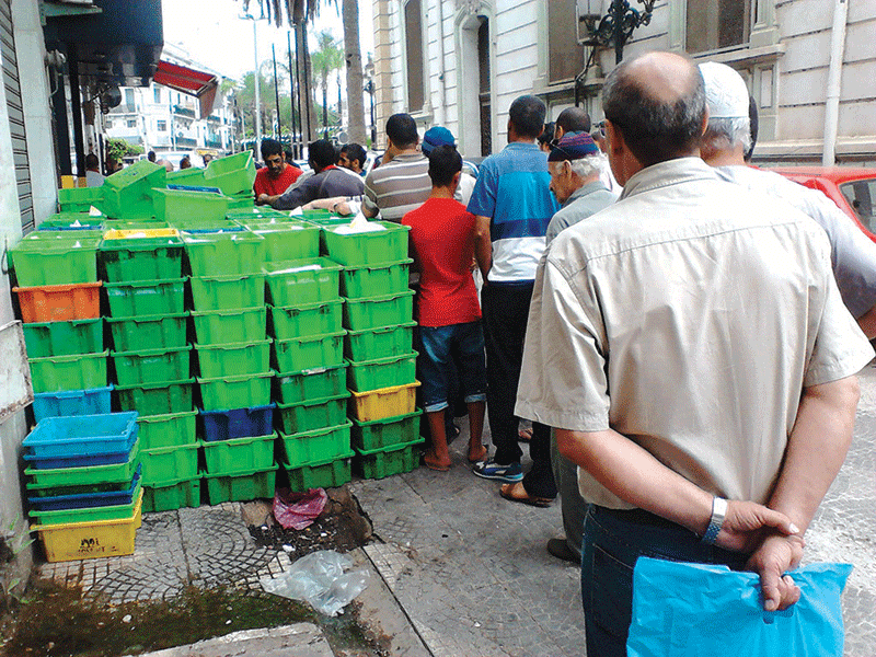 Après la crise de l'huile de table, l'Algérie souffre des pénuries du lait