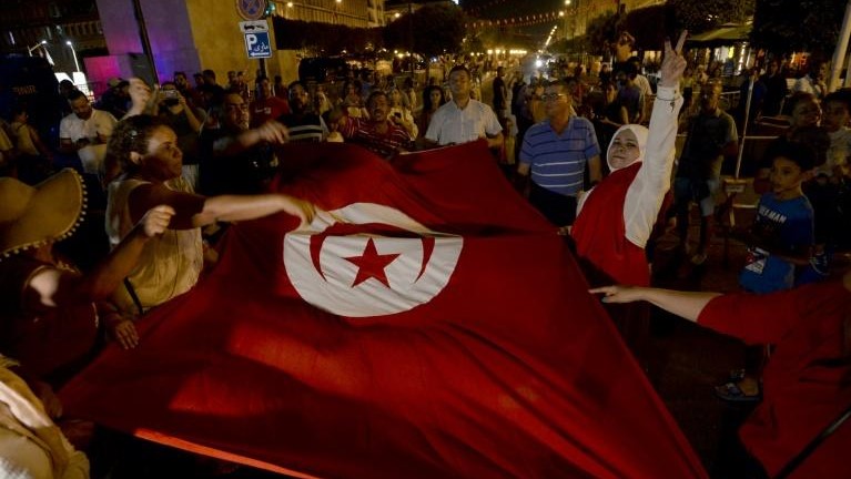 Tunisie : La Constitution à 93%, la participation à 28%