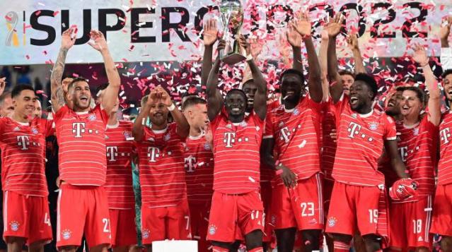 Foot: Pour sa première sortie officielle, Mané s'offre un but et une Supercoupe avec le Bayern