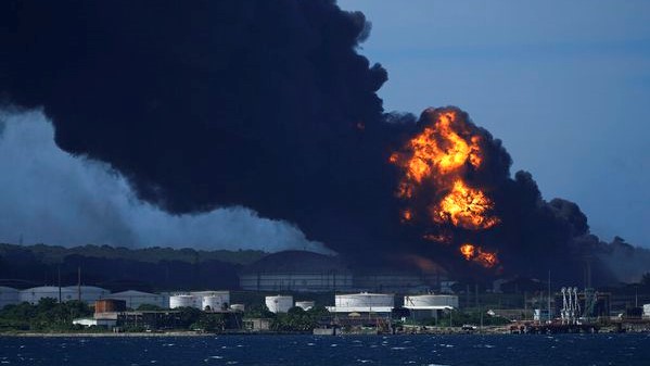 Cuba : Gigantesque incendie d’un dépôt pétrolier