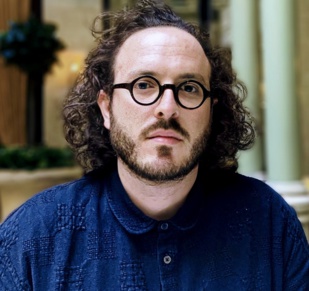 Interview avec Elias Suhail : « Mon objectif est de faire réfléchir sur la situation des mères célibataires »