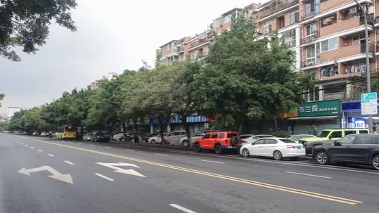 Chine : La métropole de Chengdu poursuit son confinement