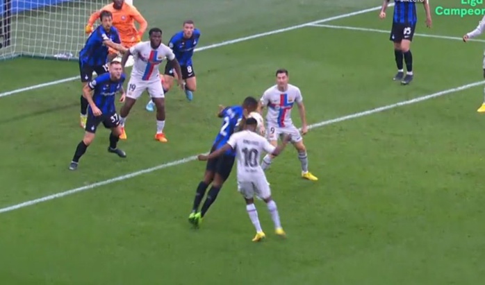 Ligue des champions : Le Barça pointe l’arbitrage