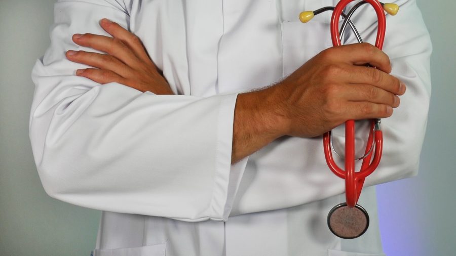 Les médecins libéraux contestent le nouveau régime fiscal et refusent le prélèvement à la source