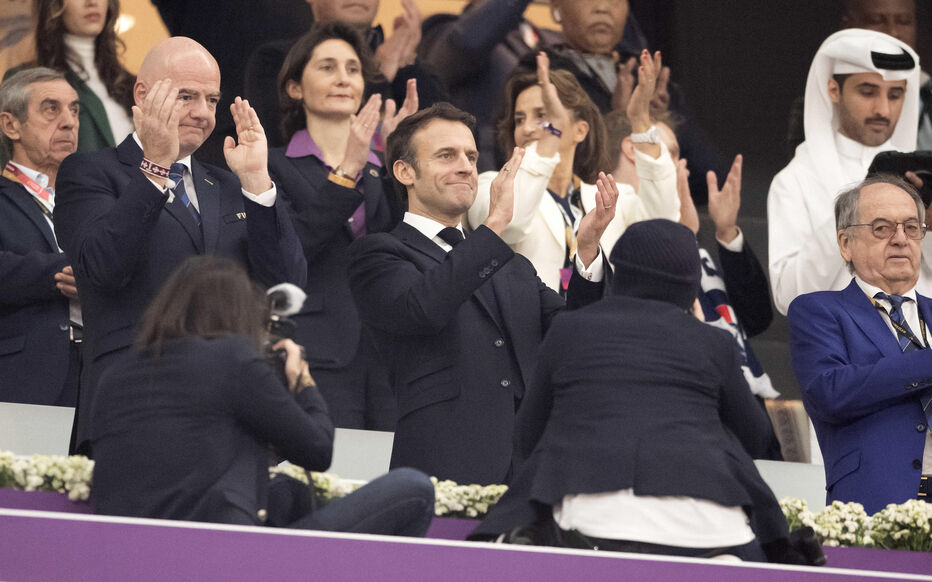 Mondial de Qatar : Macron critiqué par la presse française