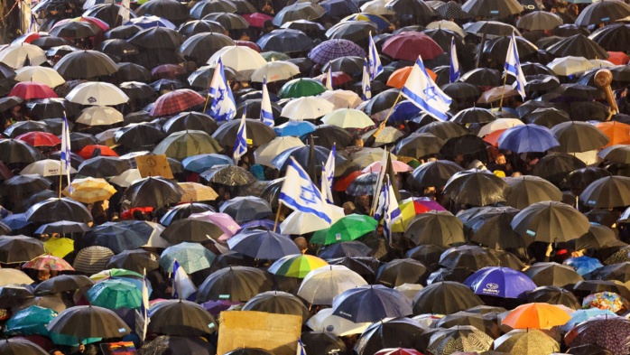 Israël : Des dizaines de milliers d’Israéliens conspuent Netanyahu et «les facistes»