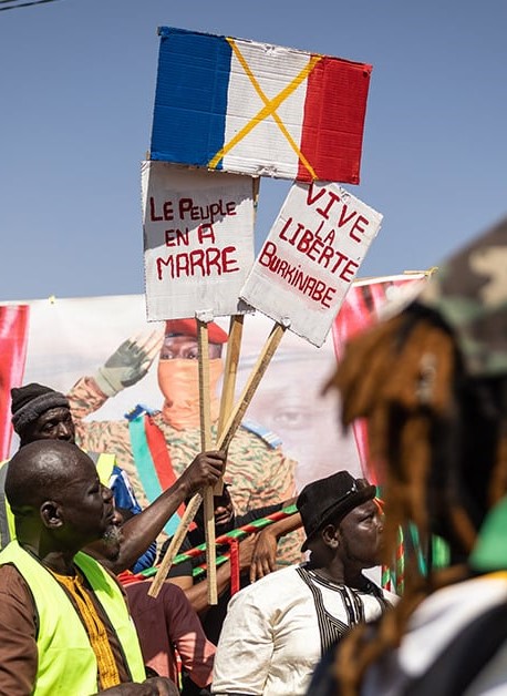 Burkina Faso : Le gouvernement veut le départ des troupes françaises