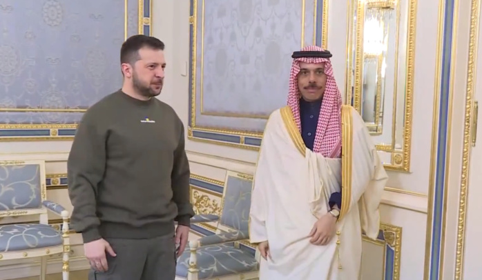 Zelensky arrive en Arabie saoudite pour participer au Sommet de la Ligue arabe