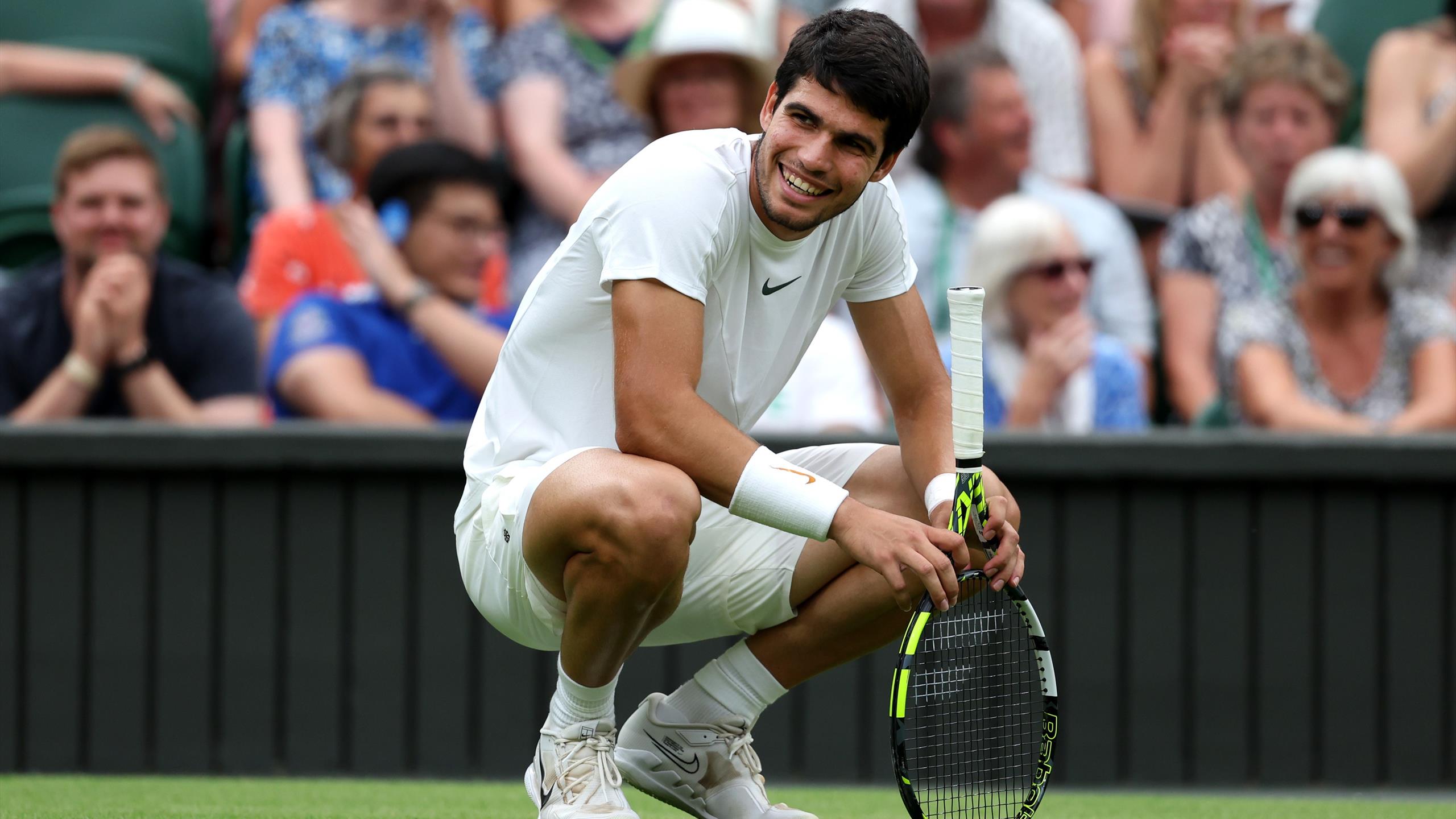 Tennis: Alcaraz s'offre son premier titre à Wimbledon après sa victoire contre Djokovic