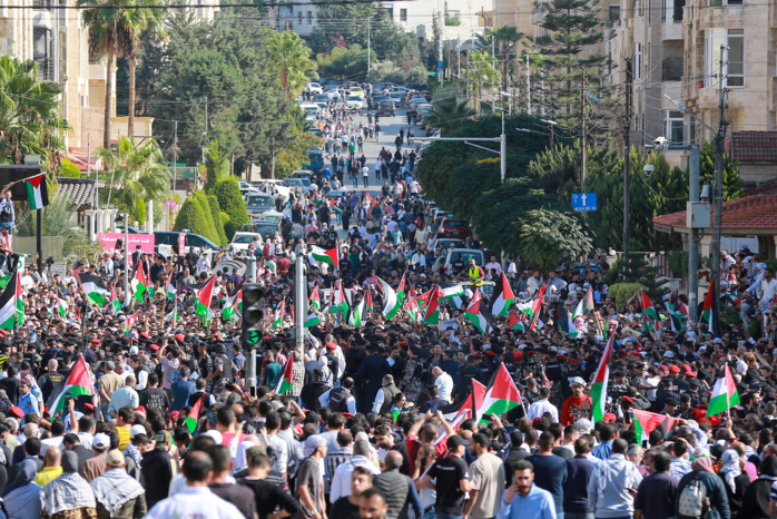 Bombardement d'un hôpital à Gaza: 5.000 manifestants près de l'ambassade d'Israël à Amman