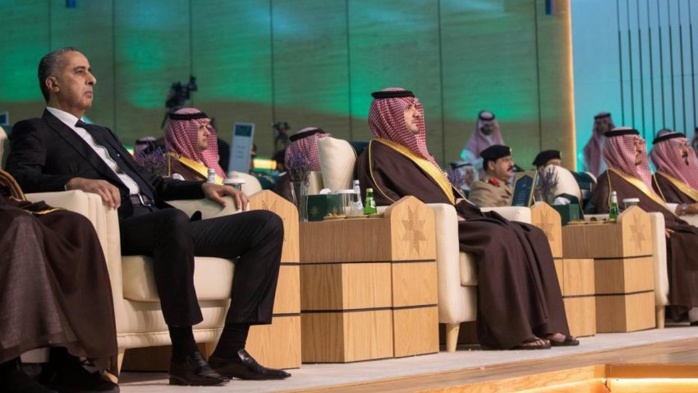 Hammouchi assiste à la cérémonie annuelle de l'Université arabe Naif des Sciences sécuritaires