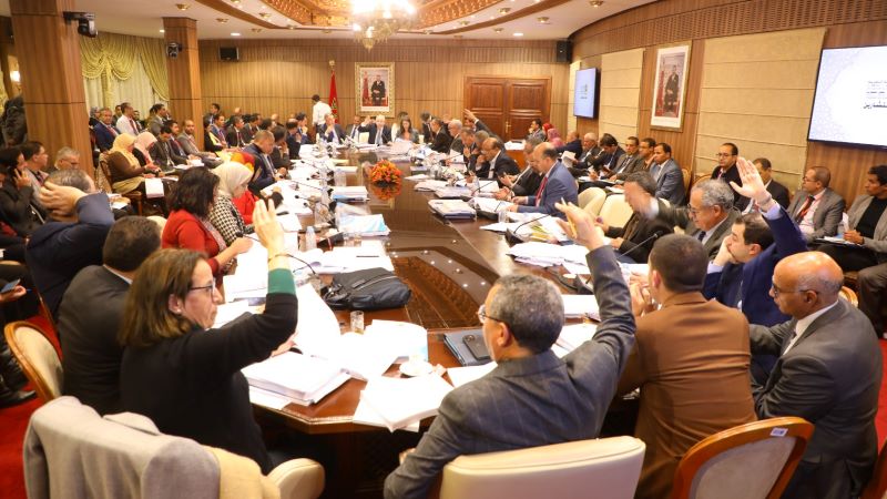 Amendements PLF 2024 :  les Conseillers réduisent le droit d'importation sur les smartphones