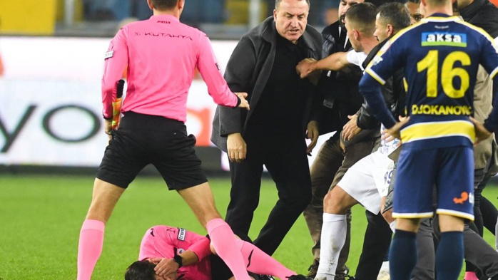 Violence - foot / Turquie: Le président agresseur incarcéré et suspendu à vie