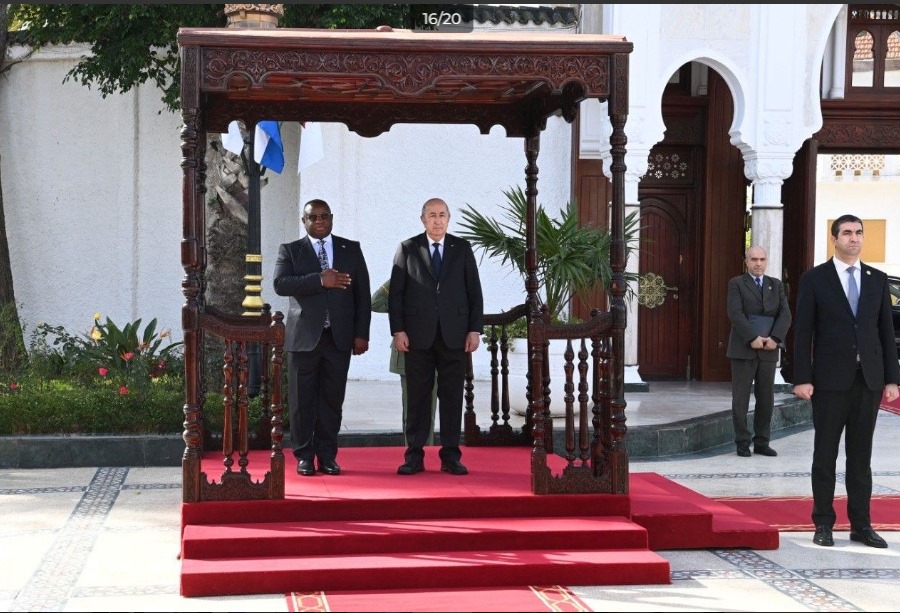 L’étrange visite du président Sierra-léonais à Alger