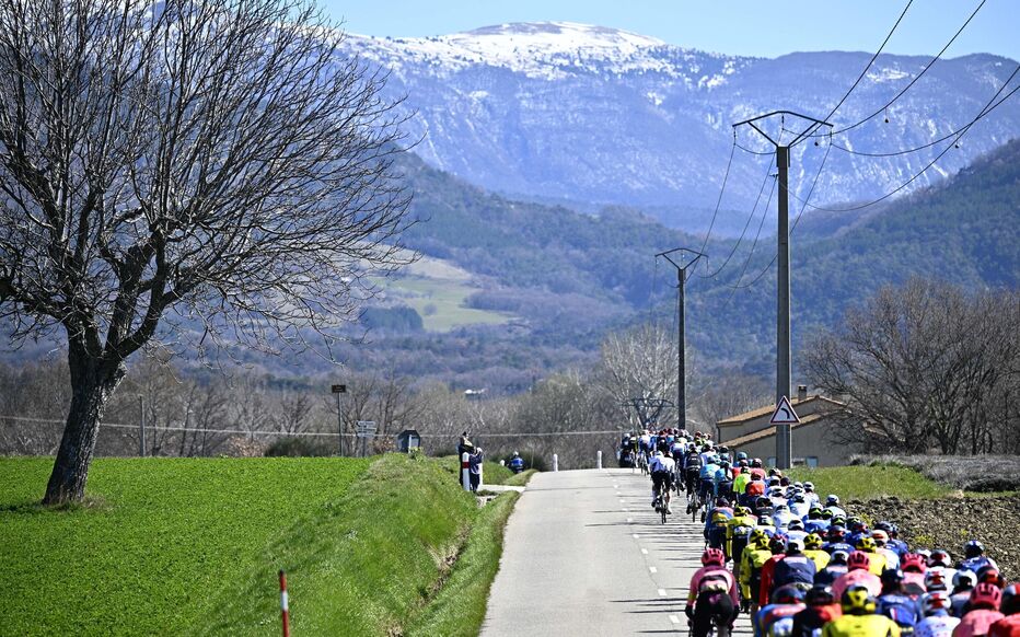 Dopage / Cyclisme:  130 coureurs abandonnent pour éviter le contrôle à l'arrivée !
