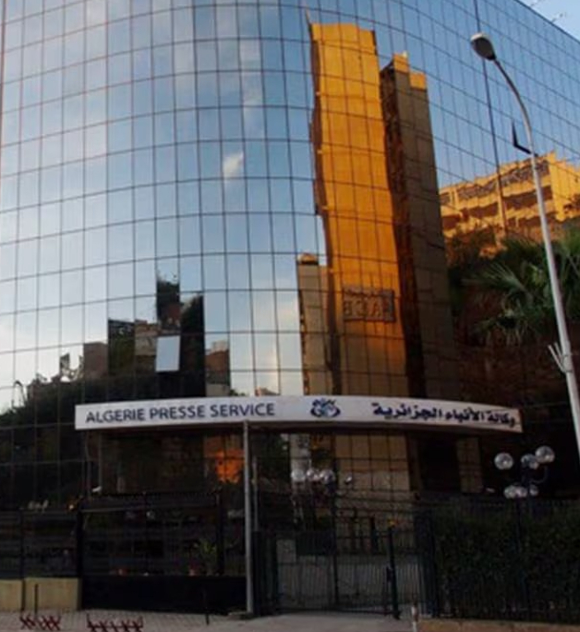 Présidentielles anticipées en Algérie: Vaine tentative de l'APS de dissiper les incohérences du communiqué présidentiel