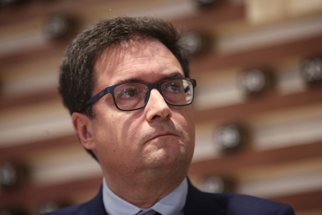 Accusations d'espionnage : Le Chef de Cabinet de Pedro Sanchez se moque du complotisme de l’opposition