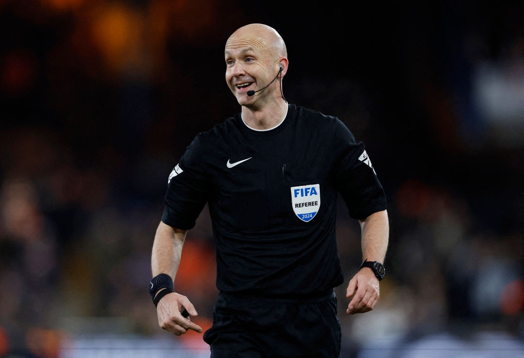 Demi-finales LDC. UEFA : Un Français et un Anglais au sifflet