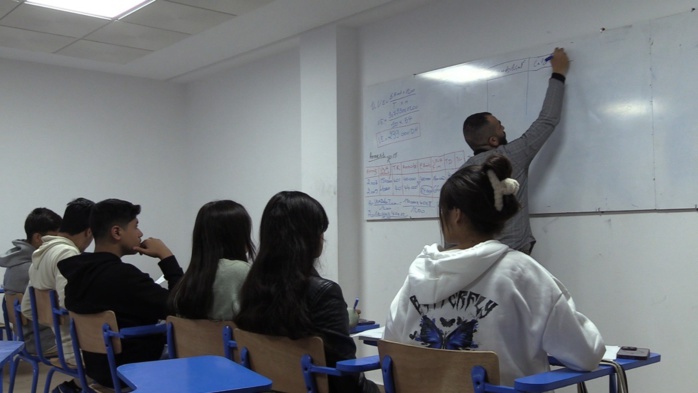 Rattrapage scolaire : les parents d'élèves fulminent contre "les cours de soutien payants" exigés par des enseignants