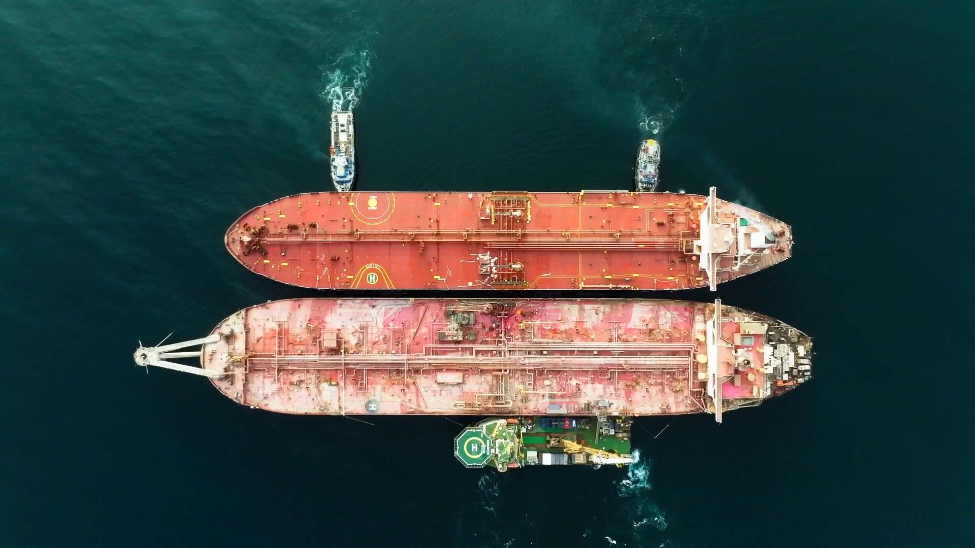 Face au contrôle occidental, les pétroliers russes passent par le large de Nador pour transborder leur pétrole