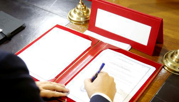 Hydrocarbures : L'ONHYM et ESSO signent 2 contrats de reconnaissance