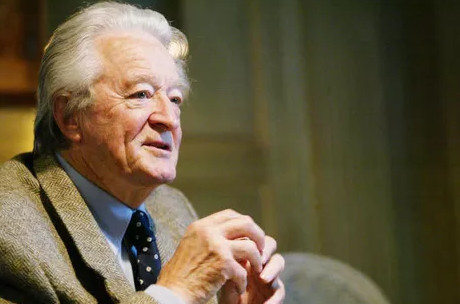 Décès de Roland Dumas, ancien ministre des Affaires étrangères de François Mitterrand