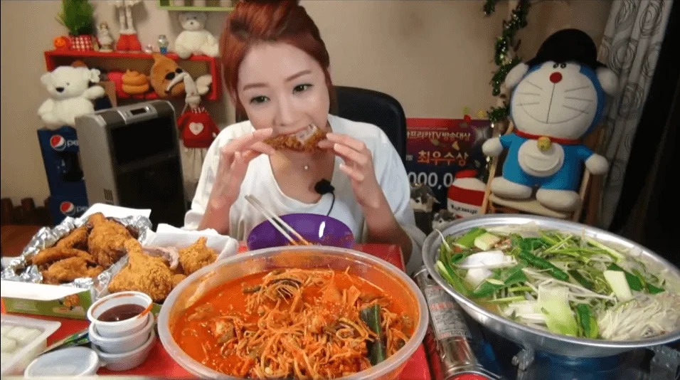 Phénomène : Le mukbang, « mangera bien qui mangera le dernier »