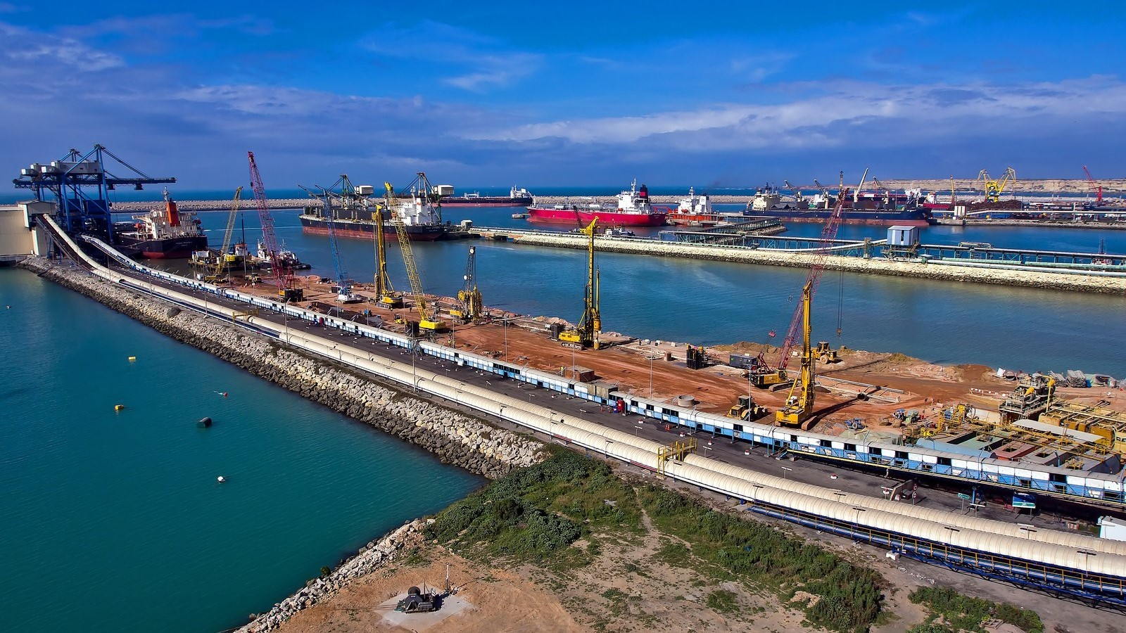 Ports de Casablanca et de Jorf Lasfar: Marsa Maroc et la BERD signent un accord de financement de 690 MDH