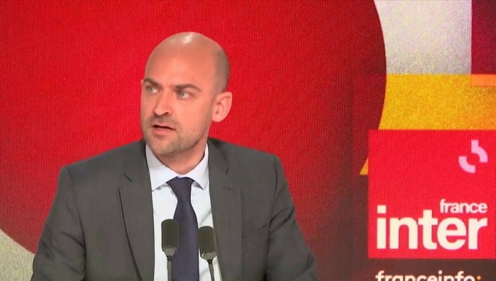 Le chef de la diplomatie française rejette les accusations "infondées" de l'Algérie