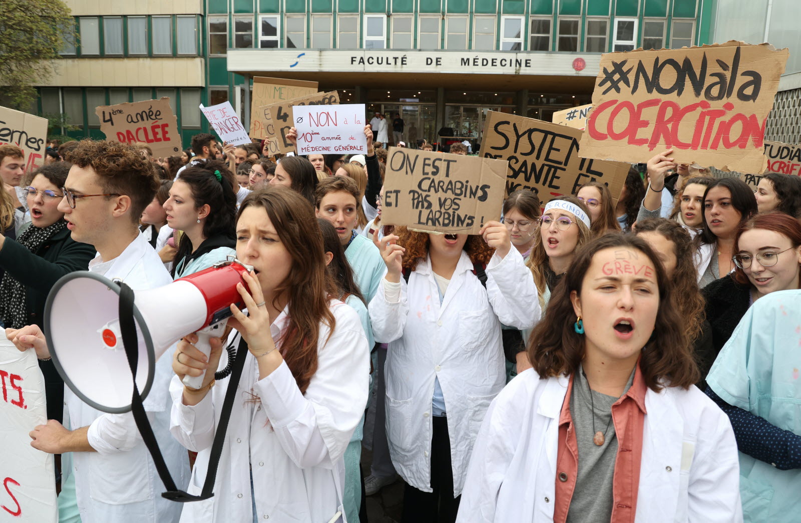 Etudiants en médecine : la tutelle tient sa promesse d'élargir les terrains de stage