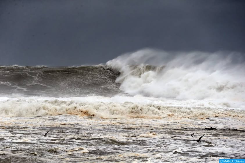 Vagues dangereuses de 4 à 6,5m, à partir de lundi, sur le Détroit et les côtes atlantiques entre Cap Spartel et Tarfaya