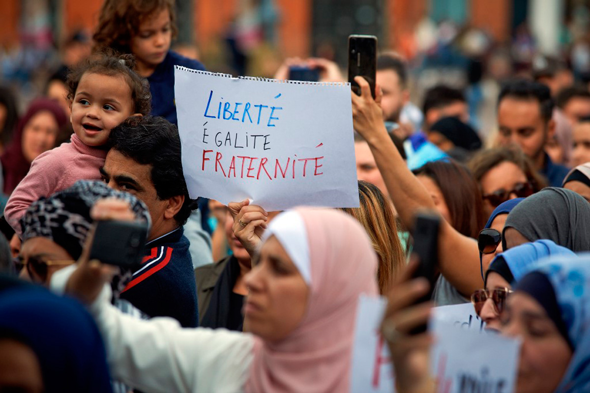 ​France : le Conseil du Culte Musulman condamne le « harcèlement médiatico-politique » contre les femmes voilées